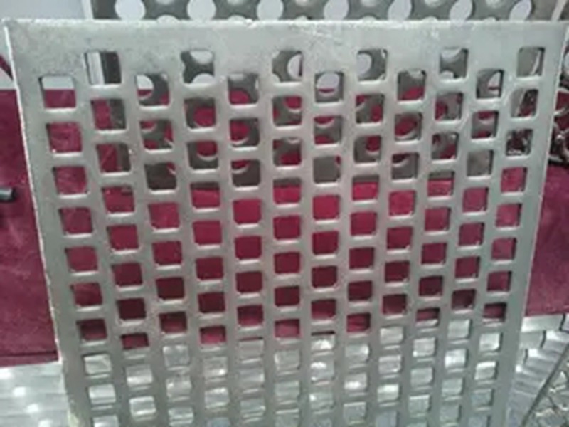 福建钢板冲孔方形筛网